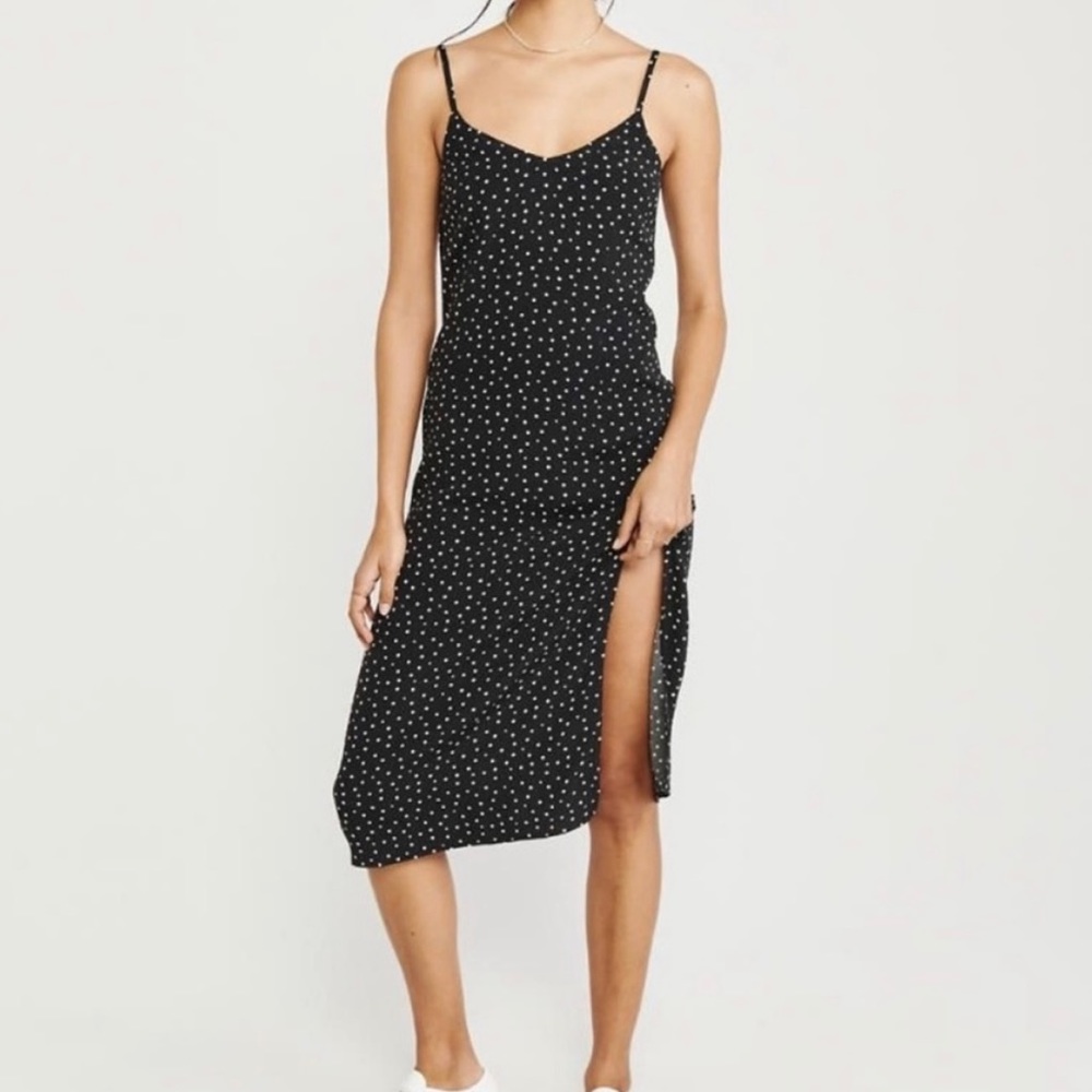 Polka dot mid dress with slit